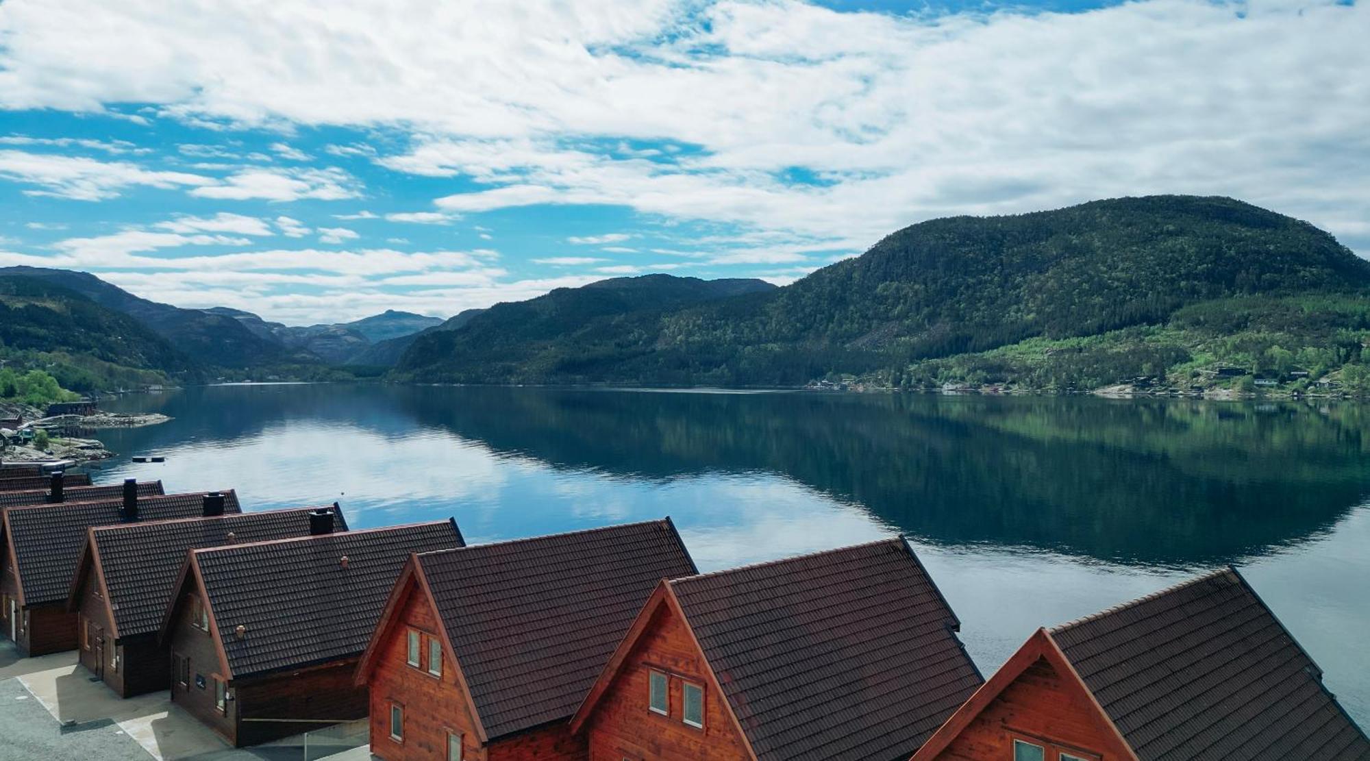 Preikestolen Panorama - Seaside Apartments Jørpeland Екстериор снимка