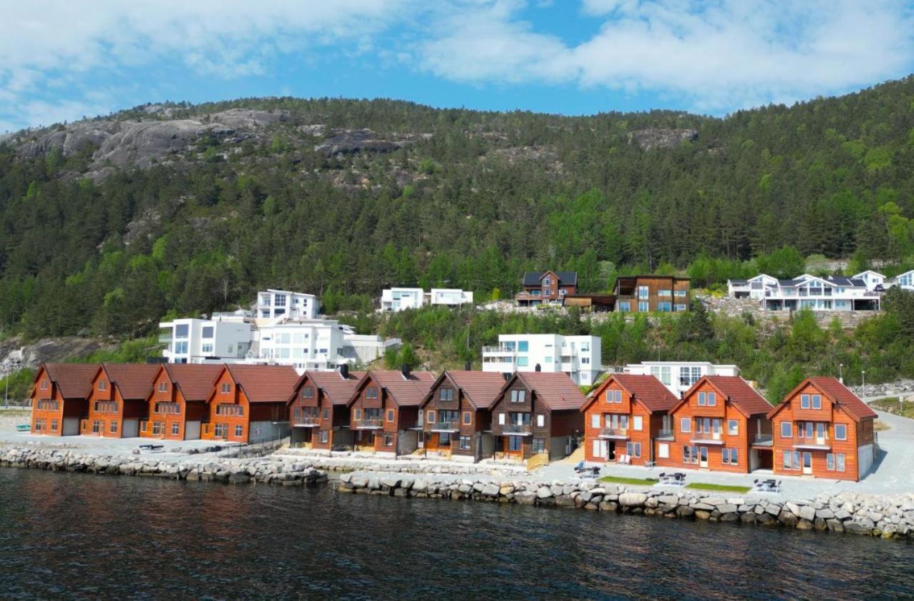 Preikestolen Panorama - Seaside Apartments Jørpeland Екстериор снимка