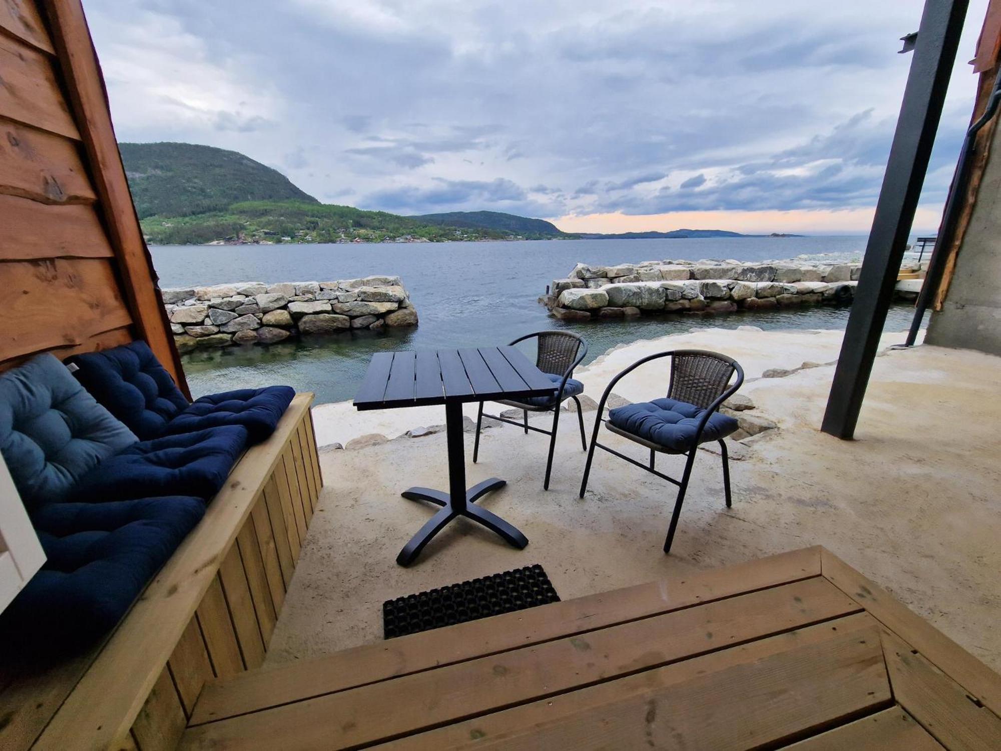 Preikestolen Panorama - Seaside Apartments Jørpeland Екстериор снимка